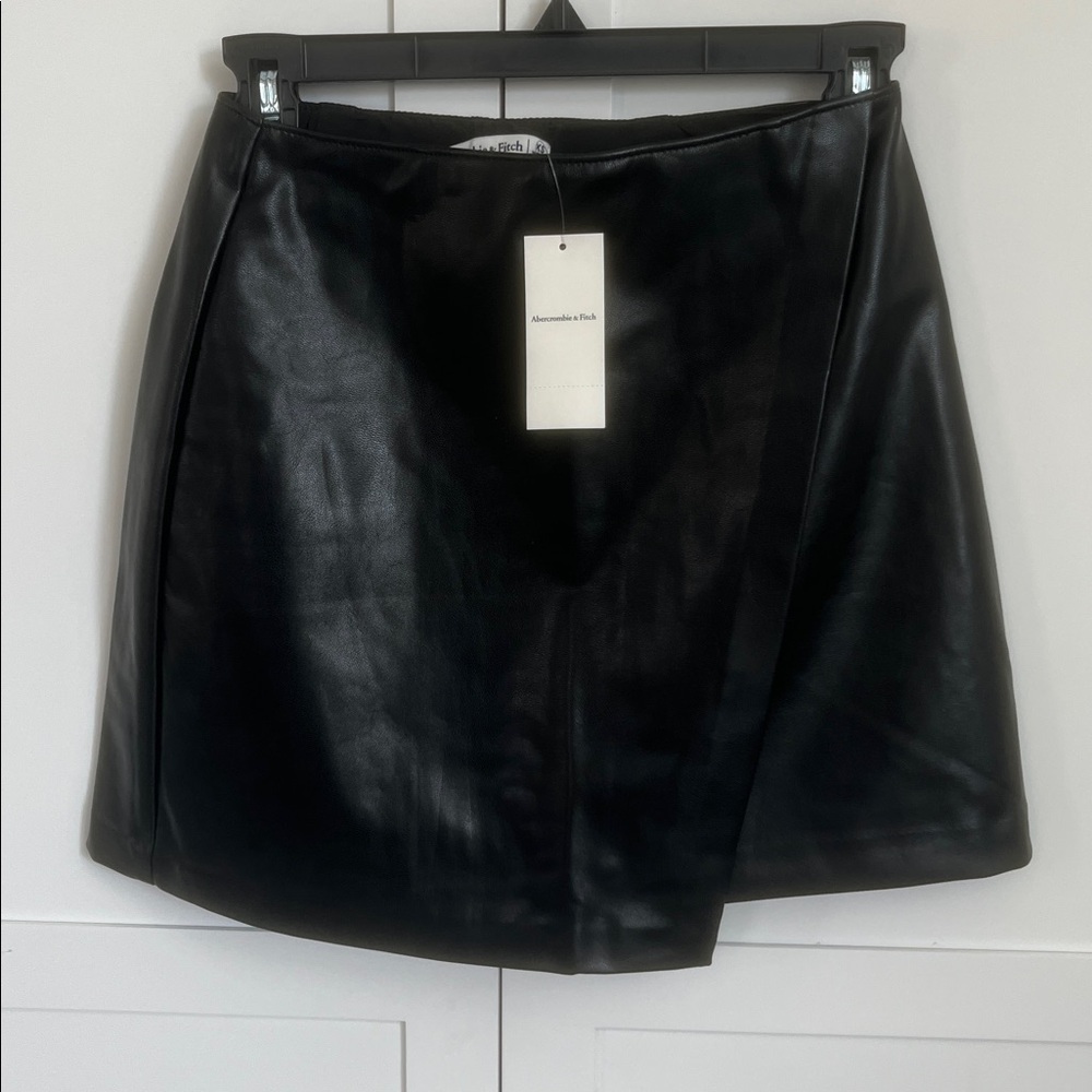 ABERCROMBIE and FITCH Women’s Black Mini Skirt With Shorts Liner Size XS NWT - Picture 4 of 5